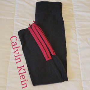 Calvin Klein performance quick dry logo capri zipper leggings size: S